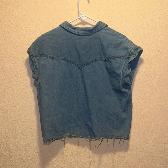 Wrangler Blue Denim Sleeveless Shirt - Picture 3 of 3